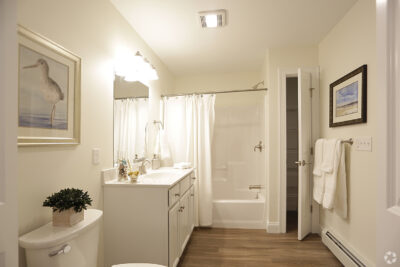 carrier-woods-apartments-scarborough-me-interior-photo (2)